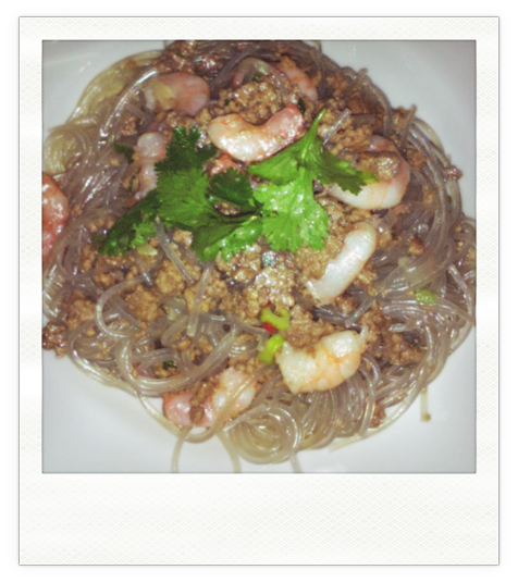 Thailändischer Glasnudel-Salat mit Garnelen