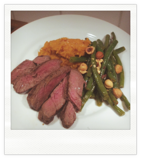 Rinderfilet mit Trüffelsalz, Süßkartoffelpüree und grünen Bohnen