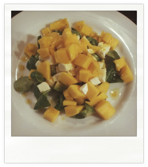 Mango und Avocado Salat